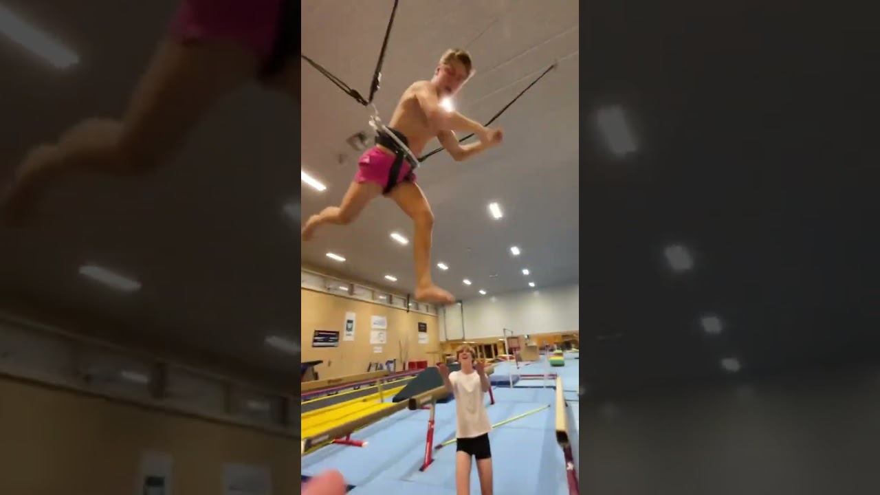 😂😂😂 #funny #flips #gymnastics #bellyflop #trampoline