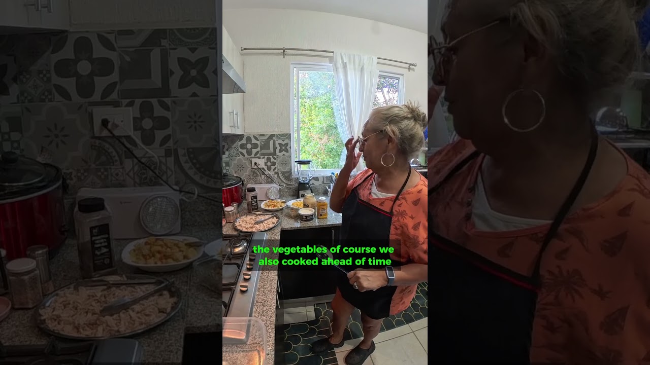 Cook the Chicken Right 🥘 | Cómo Cocer el Pollo para Ensalada de Pollo