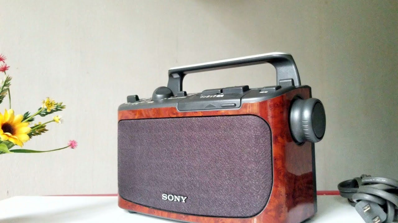 Đài radio nội địa Nhật : Sony ICF A55V  âm thanh rất ấm, sóng  khỏe, máy đẹp.