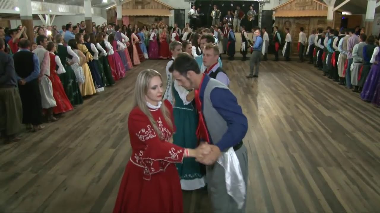 DANÇA DA POLONESE NO RITMO DE MARCHINHA