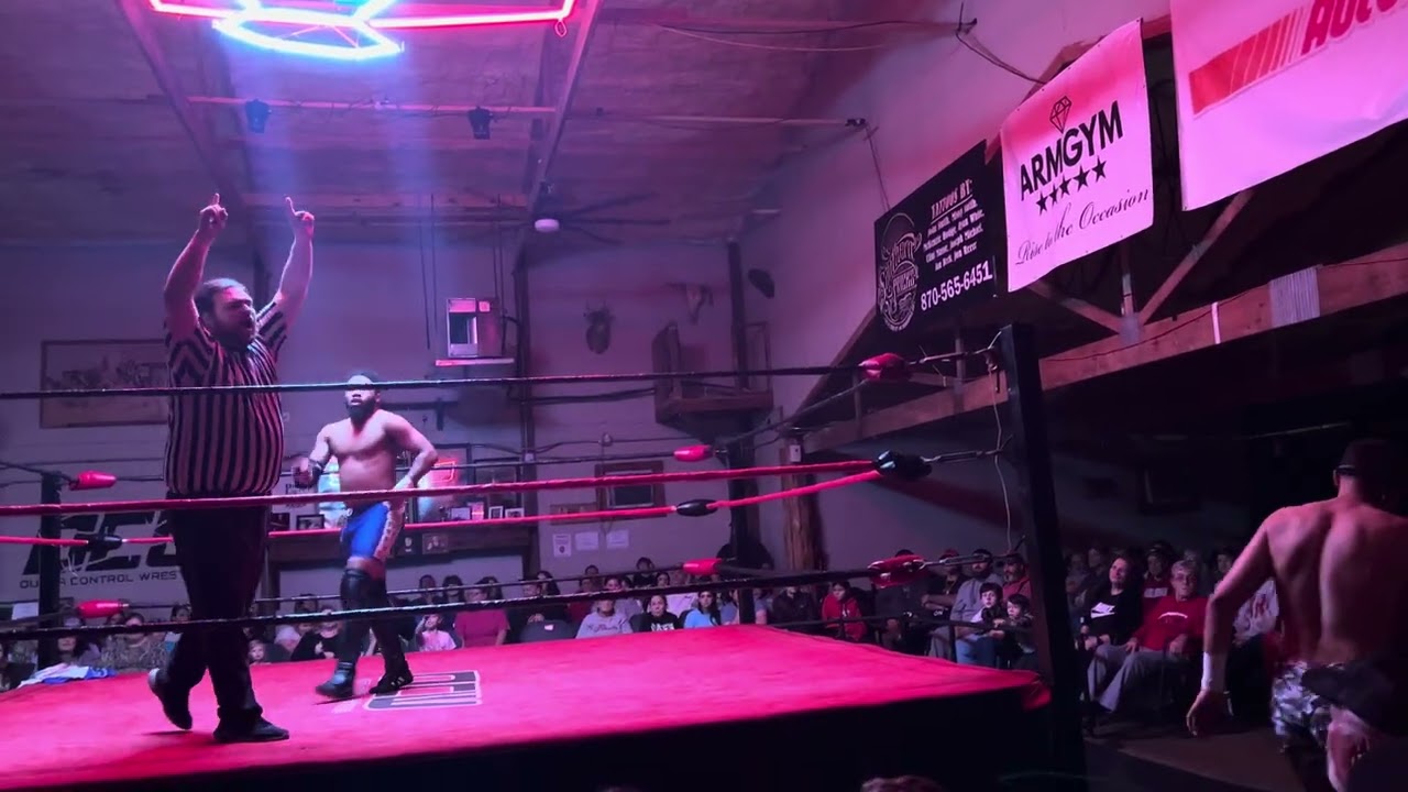 Jonathan Black vs Ty Miller