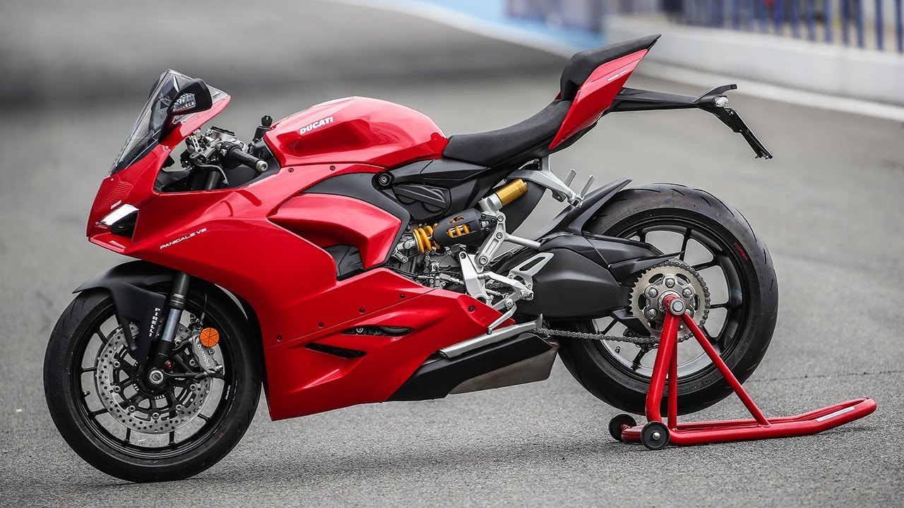 2020 Ducati Panigale V2 Review | First Ride