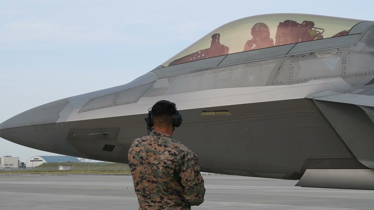 MWSS-171 Conducts Joint Refueling with F-22s (B-roll)
