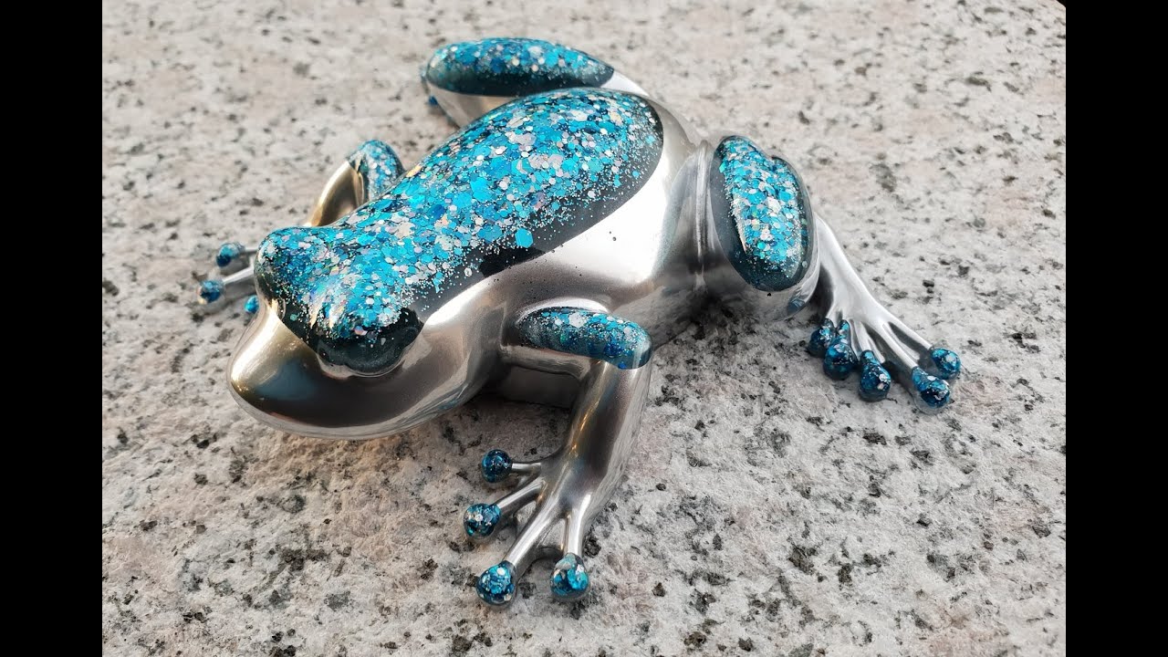 #360 - Amazing resin frog with glitter and silver