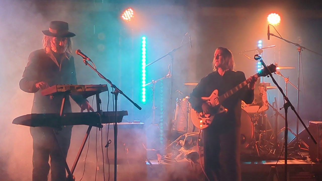 Fee Reega (21/09/2025 @ Plaza del Paraguas, Oviedo)