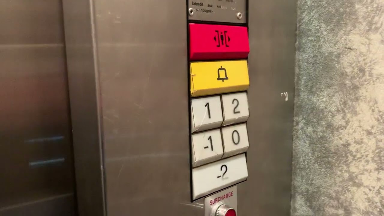 RIP - 1978 Otis LM/Bista elevator @Lyon, France