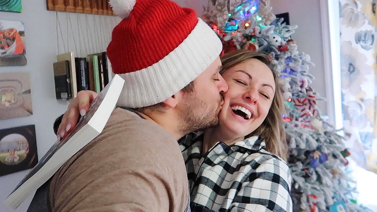 Малыш на Рождество! | Сэм и Ниа