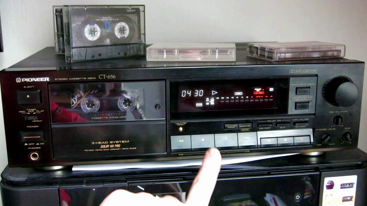 1989 Pioneer CT-656 Cassette Deck playing music