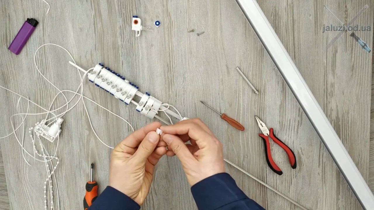 Замена бегунка (тележки) вертикальных жалюзи Replacing vertical blind carrier