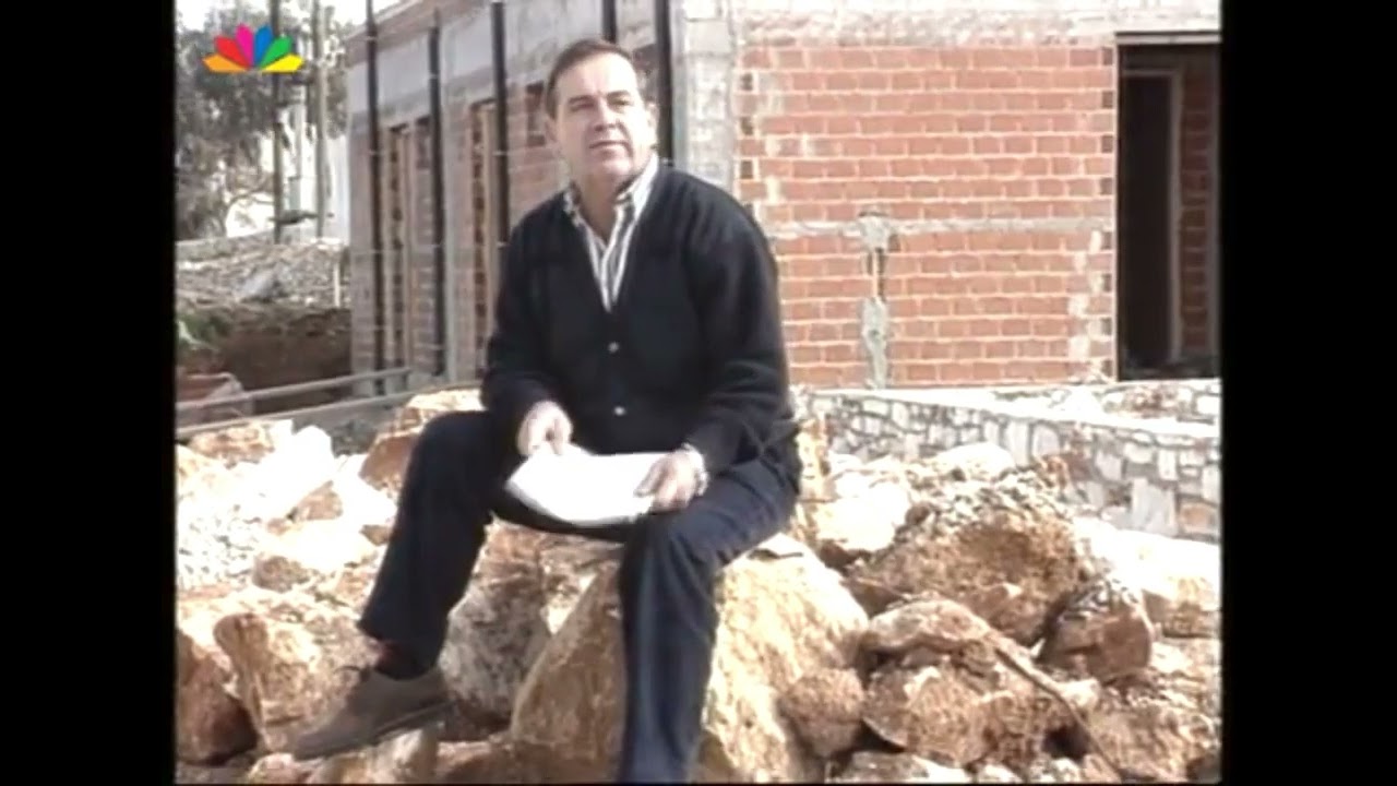 Κ.  ΧΑΡΔΑΒΕΛΑΣ ΓΙΑ ΤΗ ΣΥΜΒΟΛΗ ΤΩΝ ΓΟΝΕΩΝ ΣΤΗΝ ΟΙΚΟΔΟΜΗΣΗ ΤΟΥ ΓΥΜΝΑΣΙΟΥ ΝΑΟΥΣΑΣ ΠΑΡΟΥ