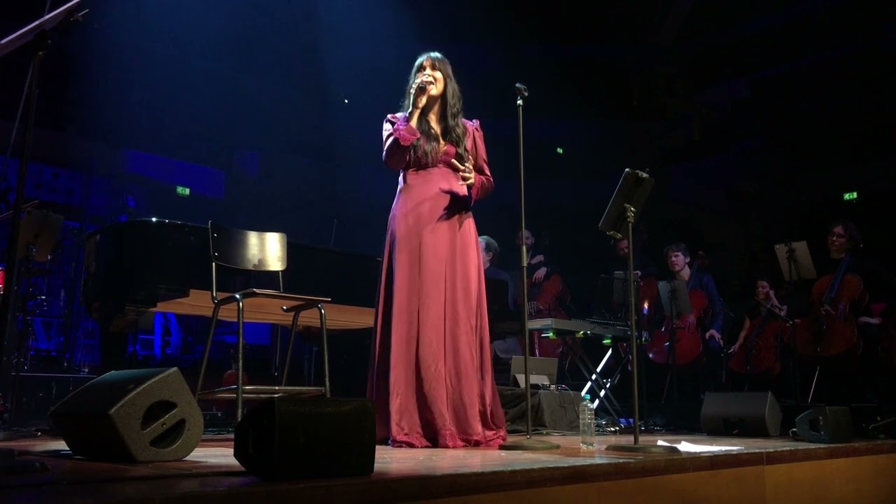 Maria Mena & Amsterdam Sinfonietta Habits with story