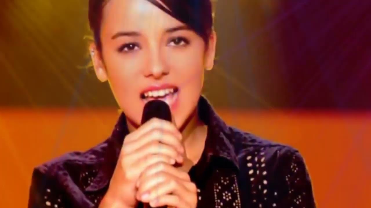 Aliz&eacute;e Is The Queen