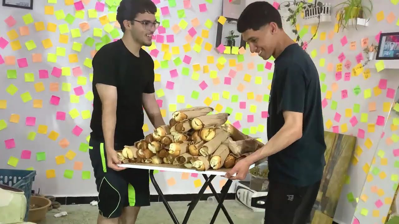صنع 100 ساندوتش وتوزيعها❤️