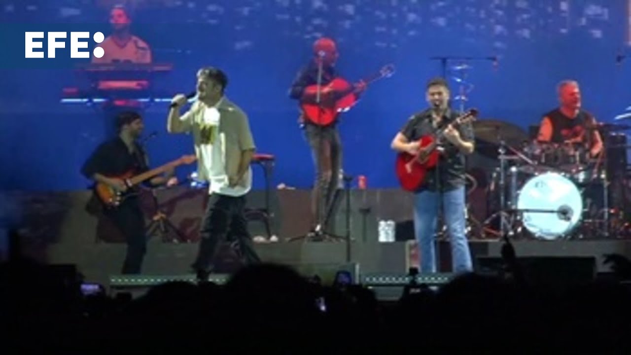 Estopa cierra su gira de 25 años en un Sant Jordi a reventar
