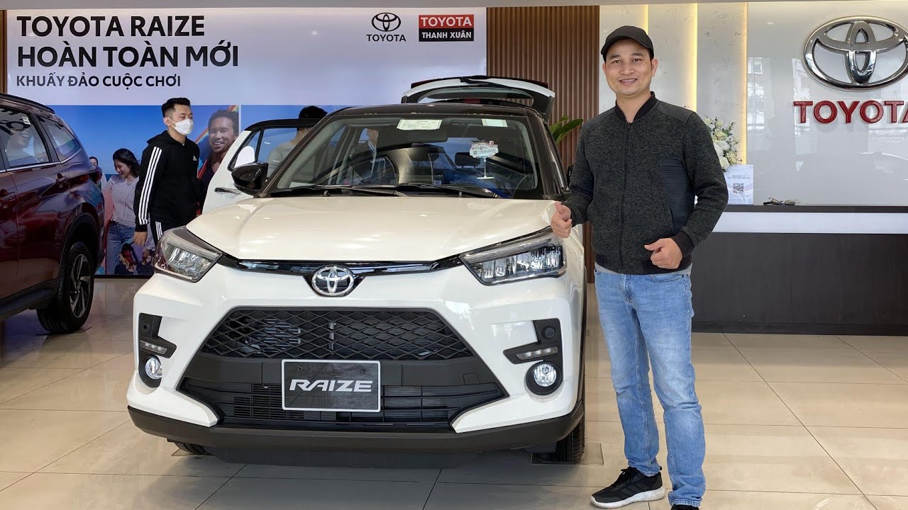 Trên tay Toyota Raize 2025 màu trắng ngọc trai nóc đen phiên bản mới nhất, Đánh giá xe lăn bánh mới