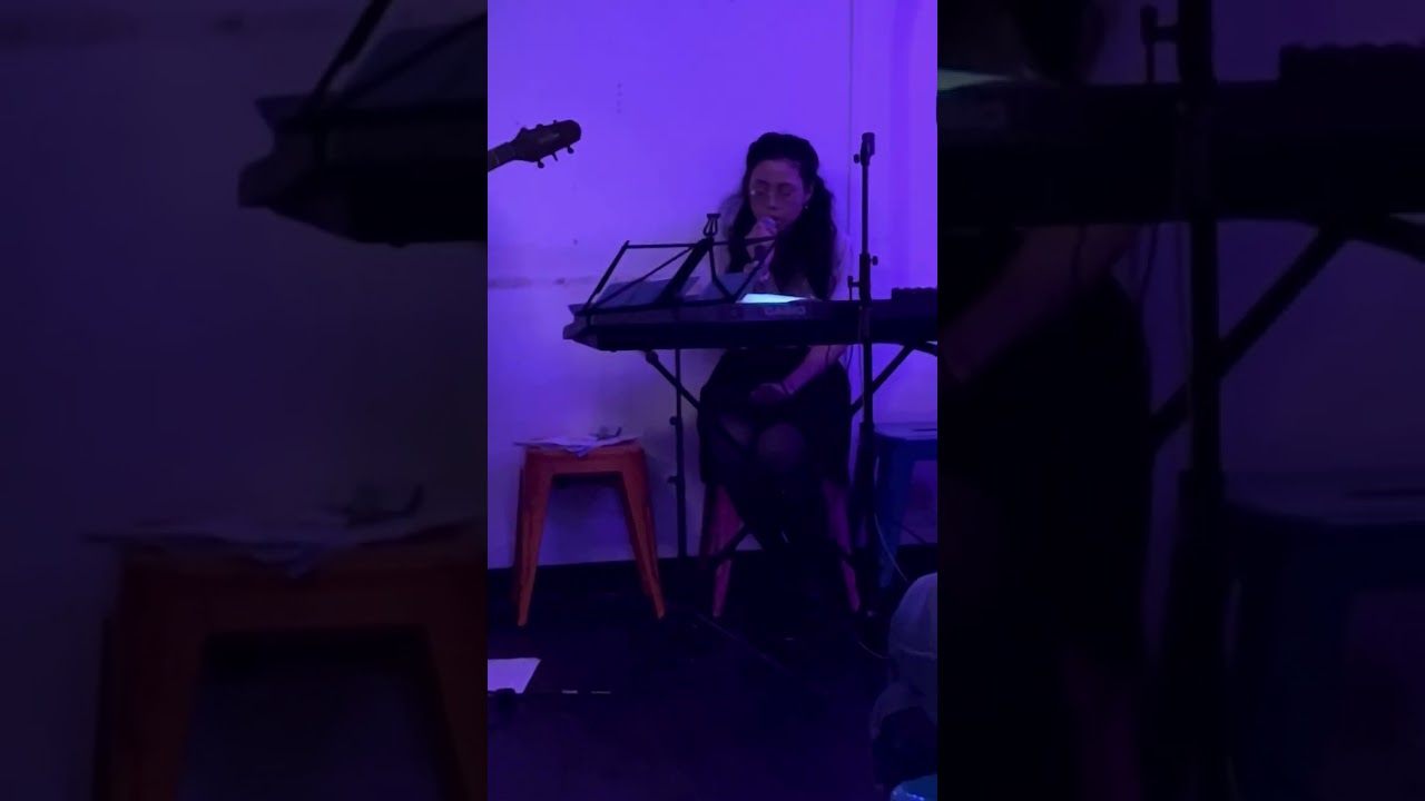 Wwhere - Diane got it right - live @nulbarailleurs- with Lauriane at the vocals ! 