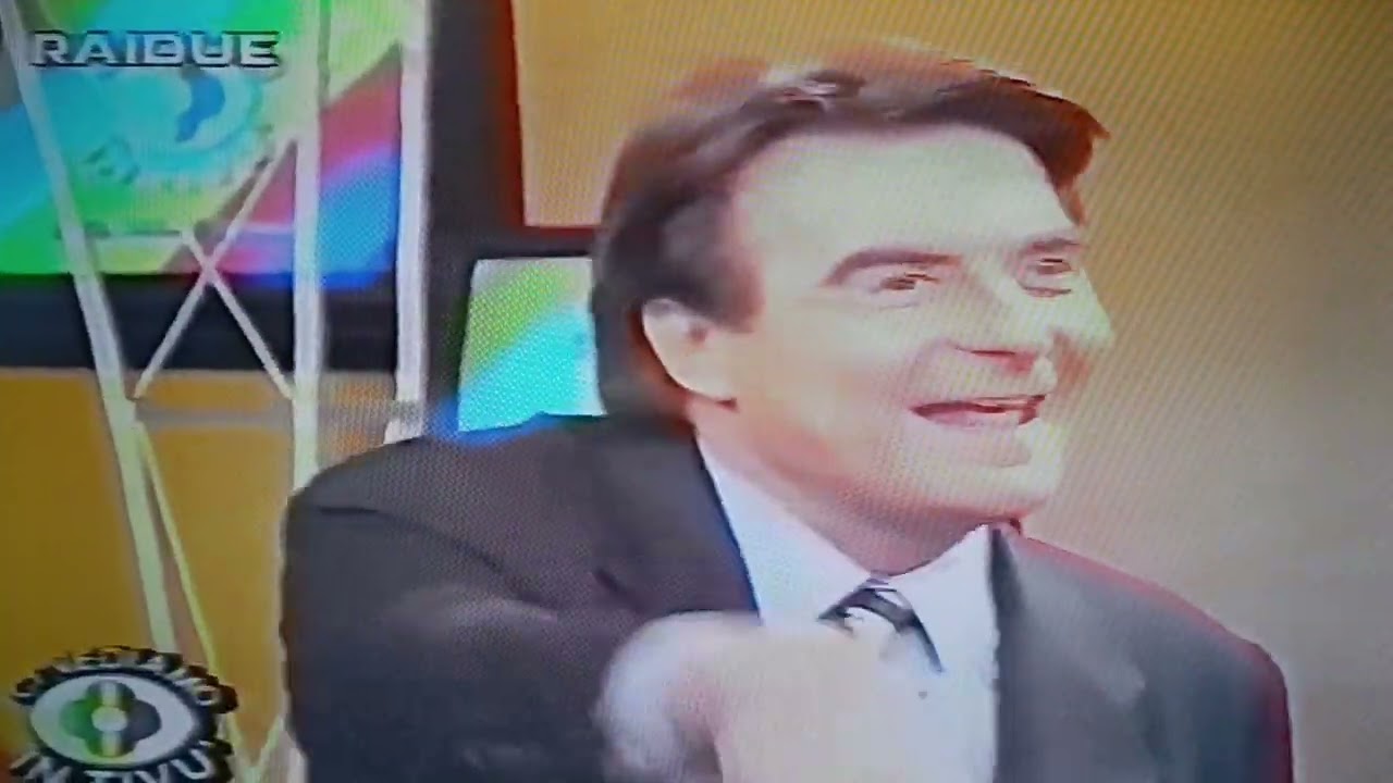 Nunzio Gallo intervistato da Paolo Limiti.Canta 'Vurria' di Pugliese/Rendine,1958.