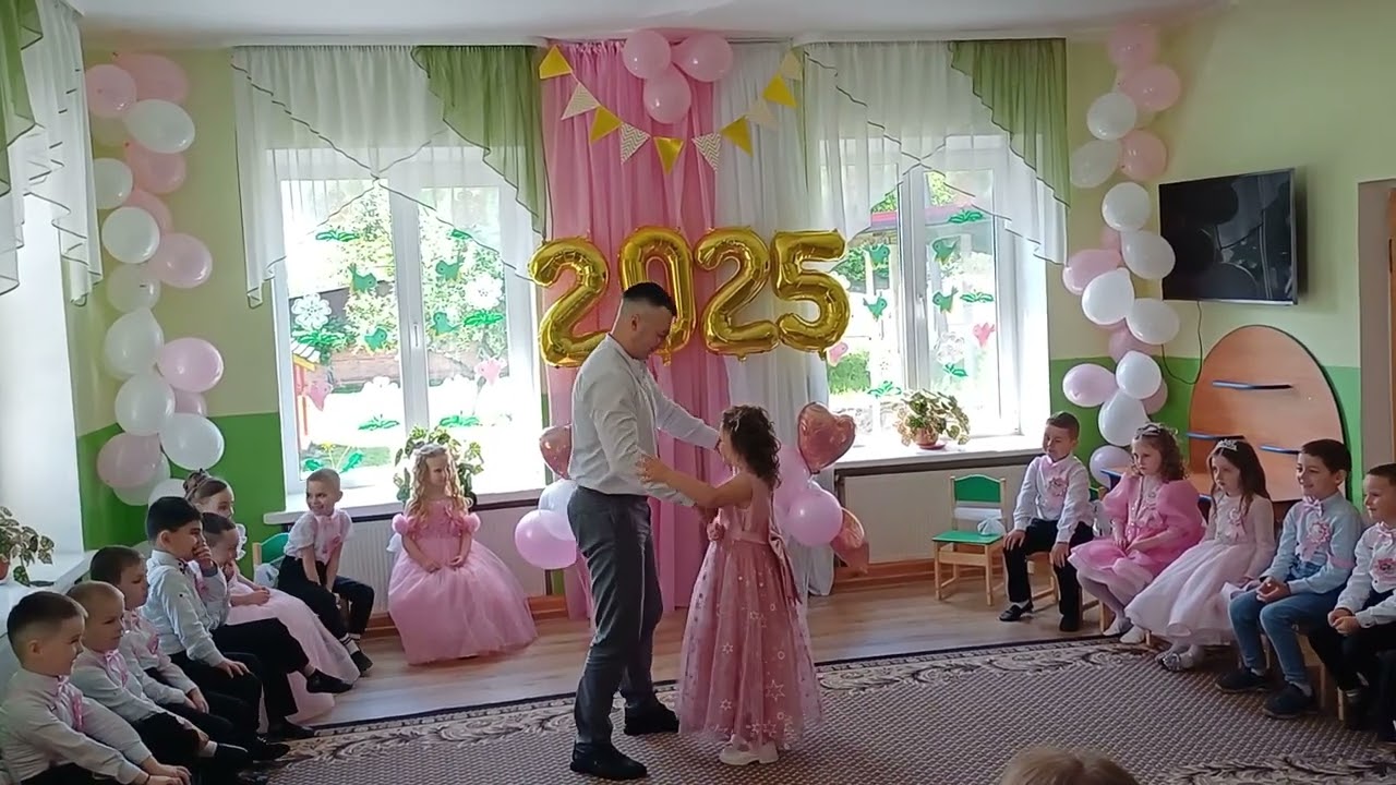 Танець татуся і донечки💗