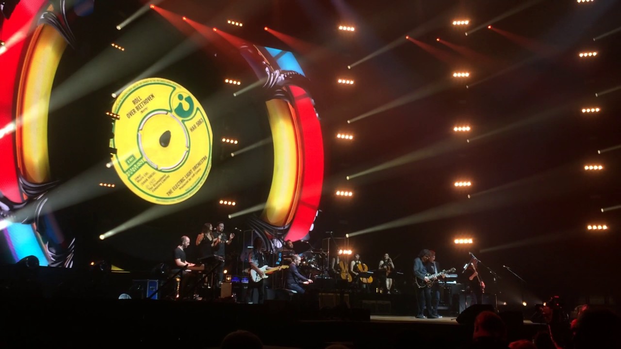Jeff Lynne's ELO - Roll Over Beethoven (Alone In The Universe Tour 2017)