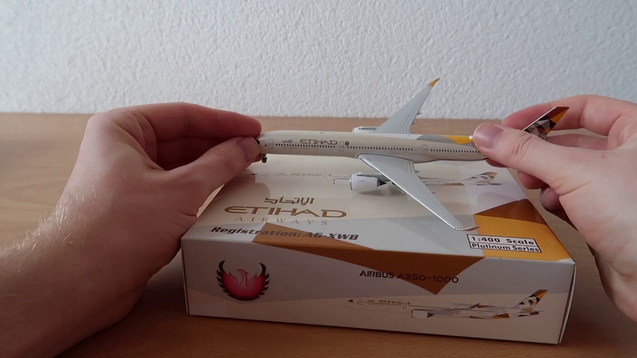 Unboxing; Phoenix Etihad Airways A350-1000 (Wing damage 😱)