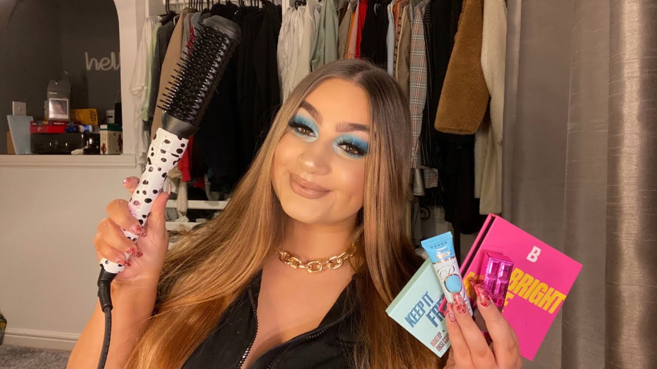TESTING WHAT I GOT FOR CHRISTMAS 2020 | Testing New Makeup & Mark Hill Smoothing Brush 🎄