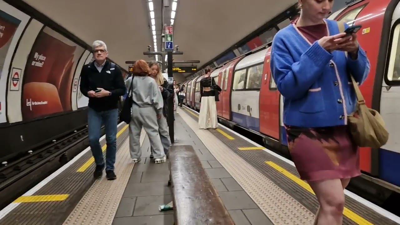 London Underground Journeys (2025) from BALHAM Station to CLAPHAM NORTH Station