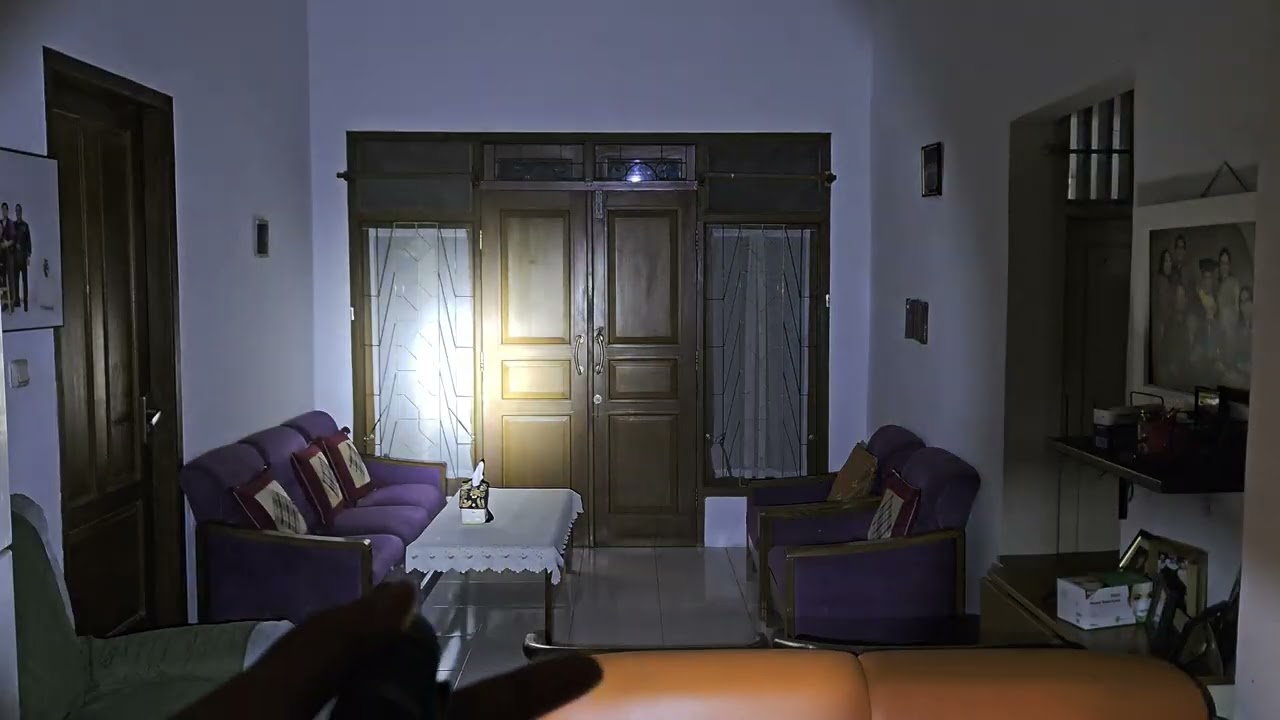 Beamshot Comparison : Olight Baton Turbo vs Fenix TK05R vs Wuben T4 vs Nitecore MT1C Pro