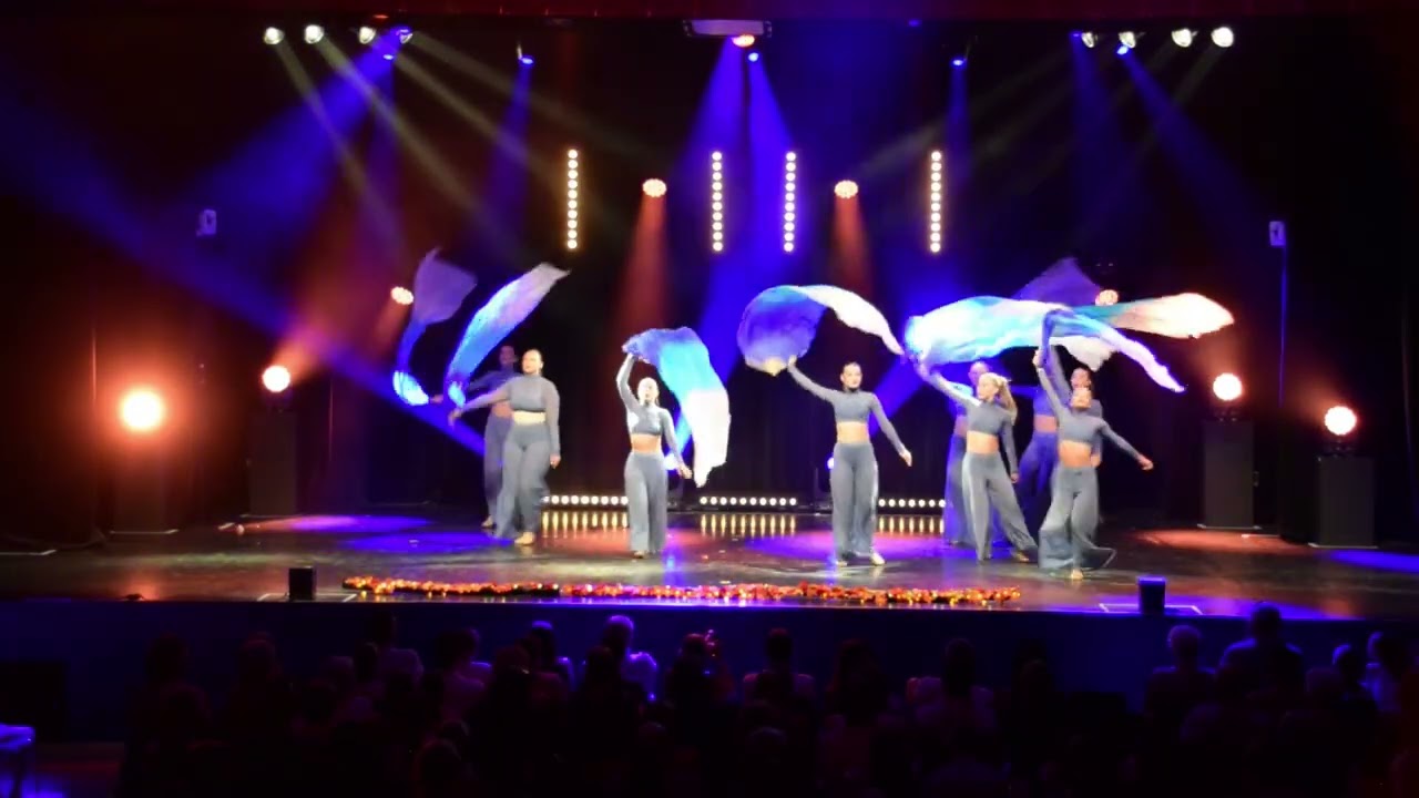 Gala Givry Starlett Club 2025 - groupe Daphné - L'automne