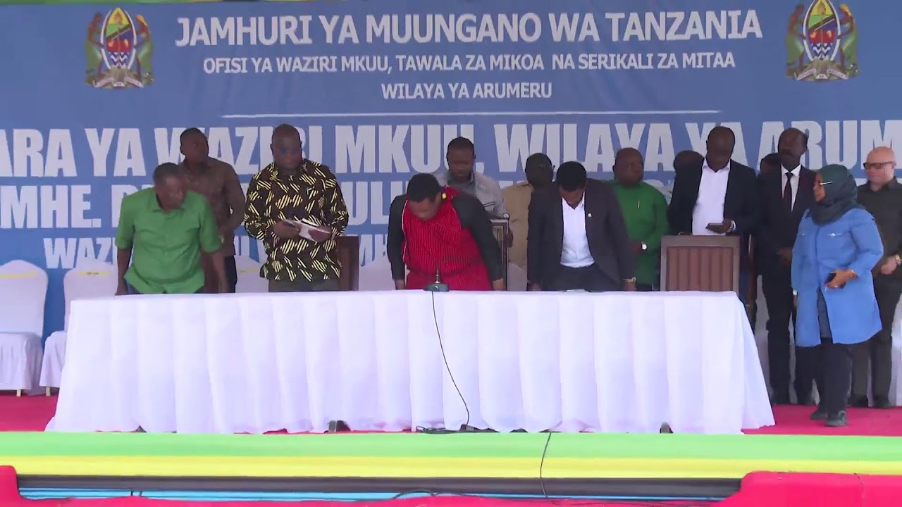 WAZIRI MKUU ANAZUNGUMZA NA WANANCHI WA NGARAMTONI