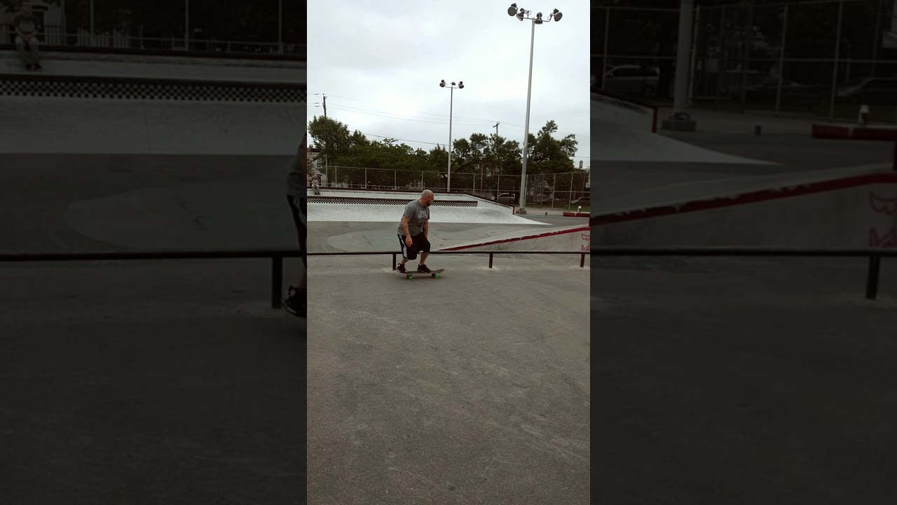 Fatboy tries skateboarding