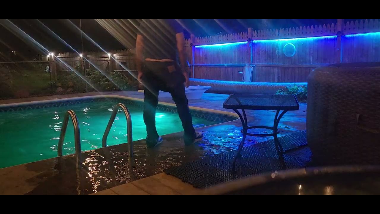 Nike air max 1 in pool