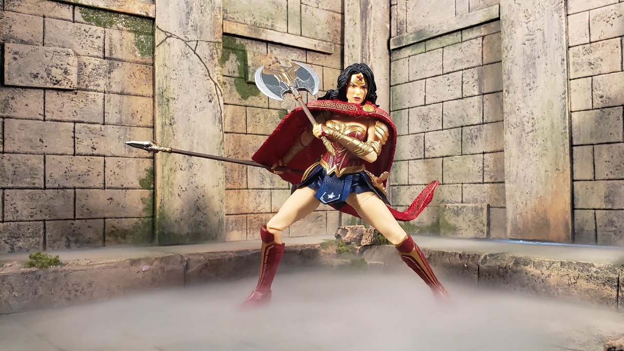 Mezco One:12 Wonder Woman (Keeping It Real Review)