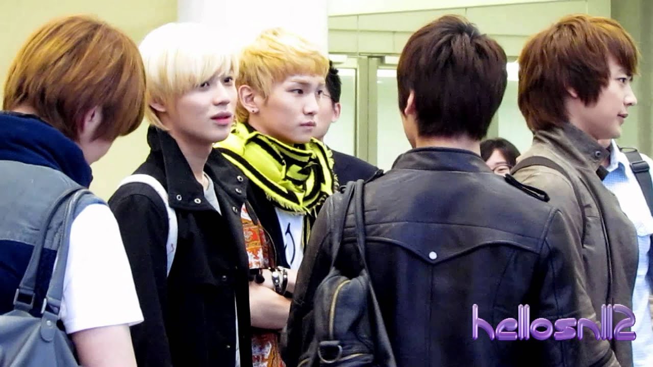 111121 SHINee Taemin Departure Part 1 @ Taiwan Taoyuan International Airport