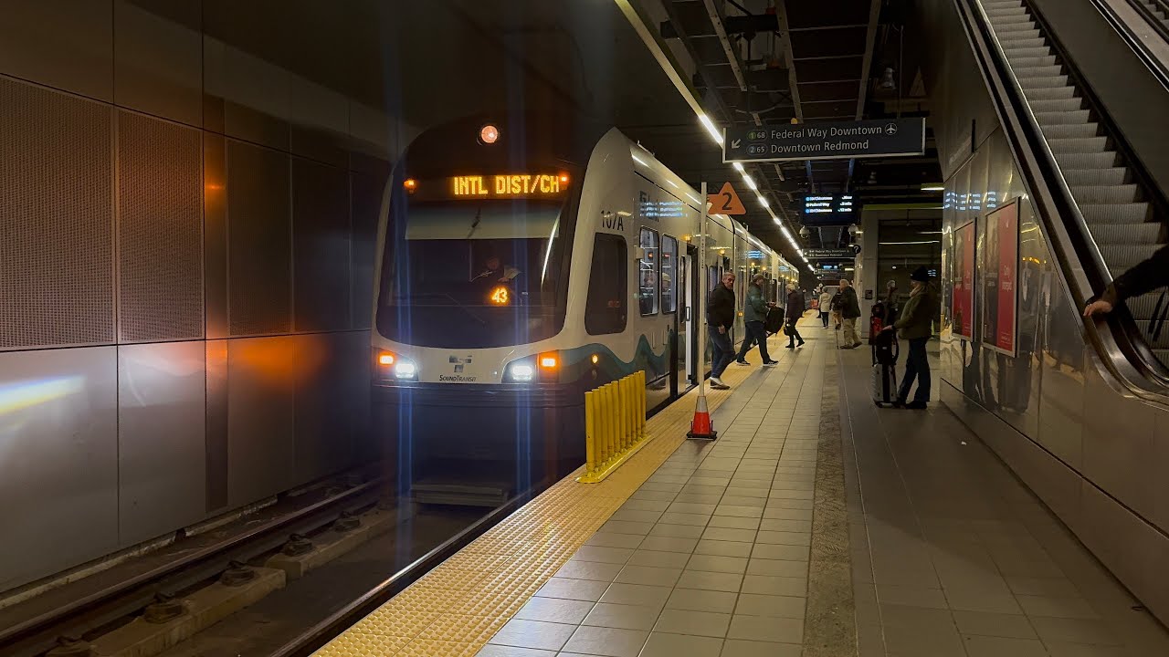 Sound Transit Link Light Rail 1 & 2 Line Action @ University Of Washington 2/19/26