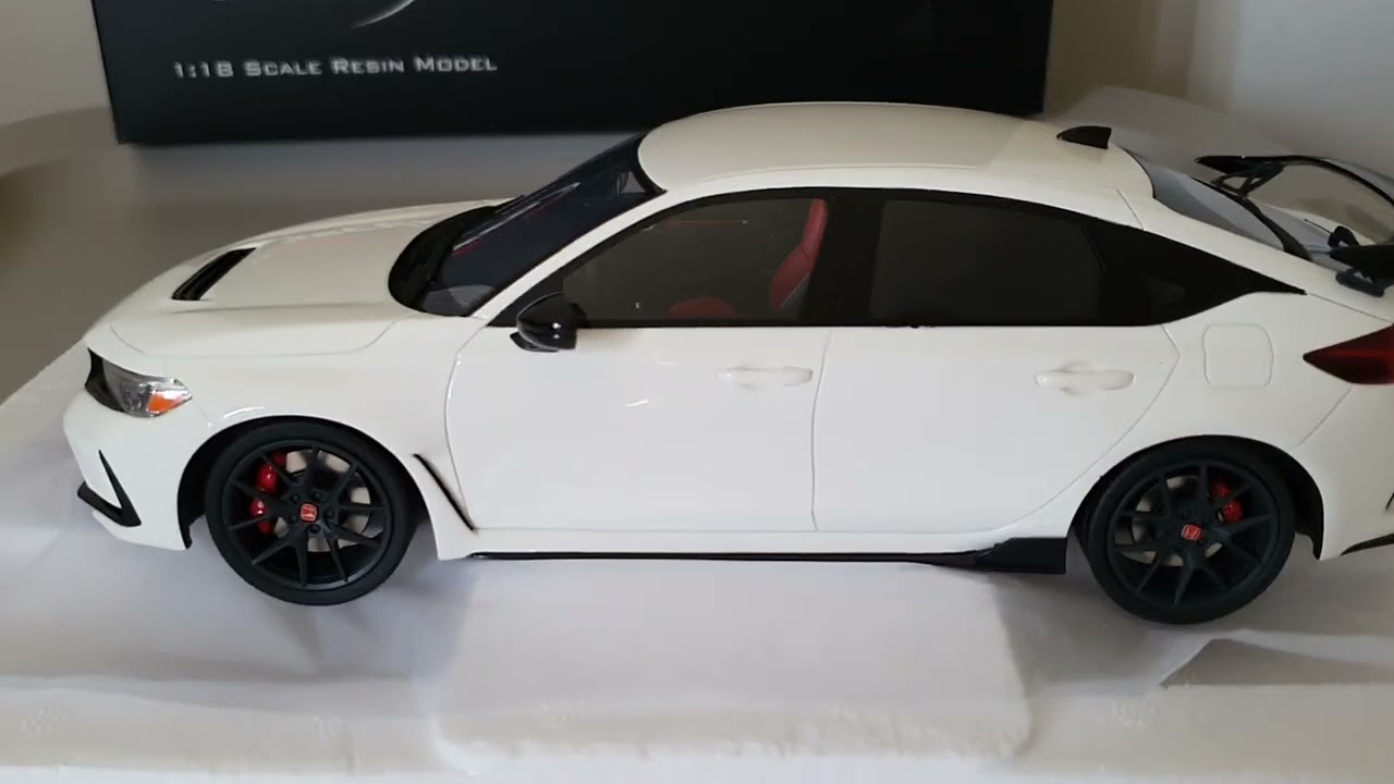 2023 Honda Civic Type R in 1/18 scale by TOP SPEED