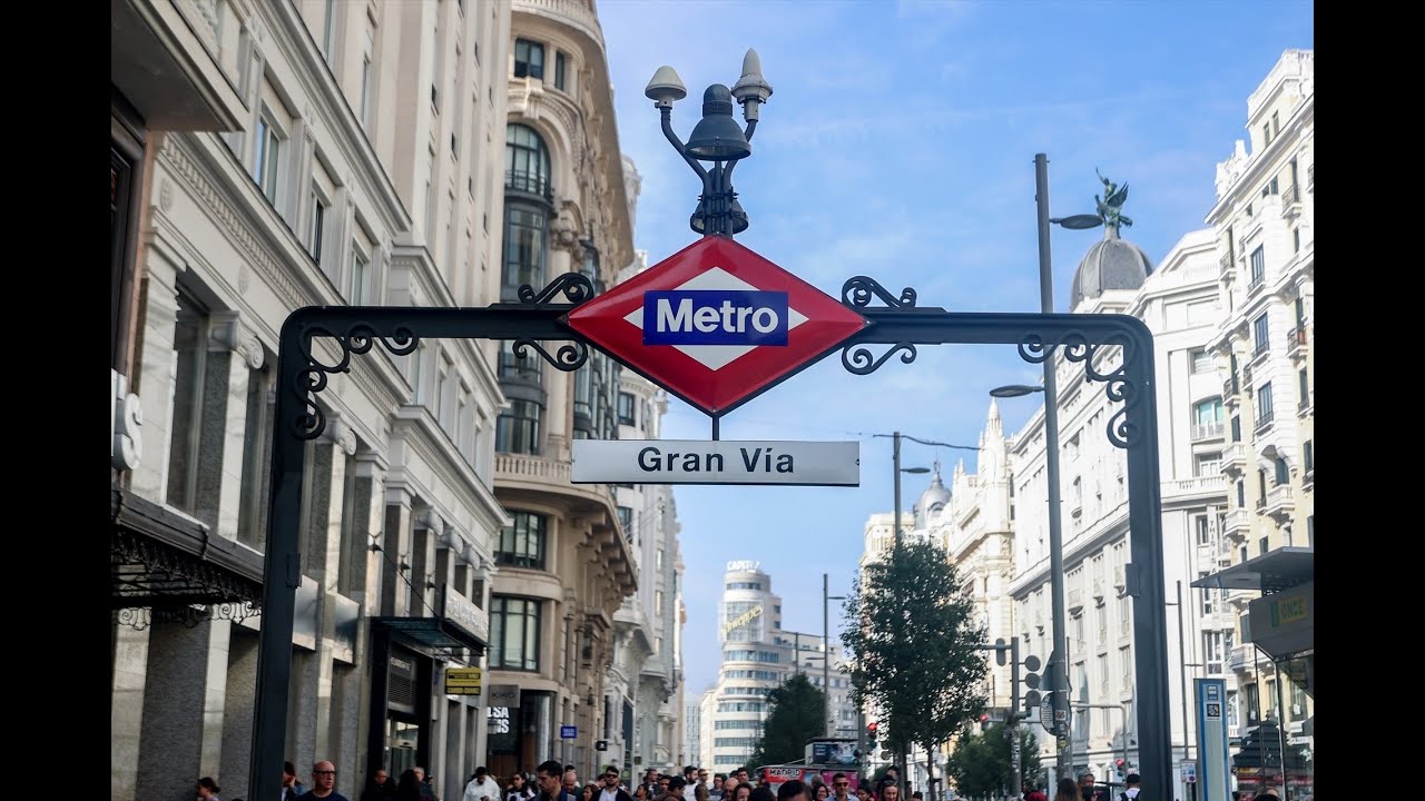 Le arrebata la pistola a un policía en Gran Vía e intenta dispararle