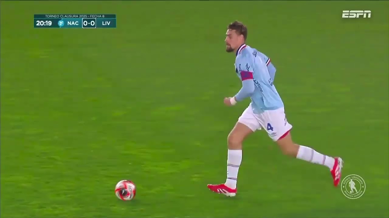 Nacional de Montevideo vs Liverpool Ciclo                                   Defensa/Ataque Liverpool