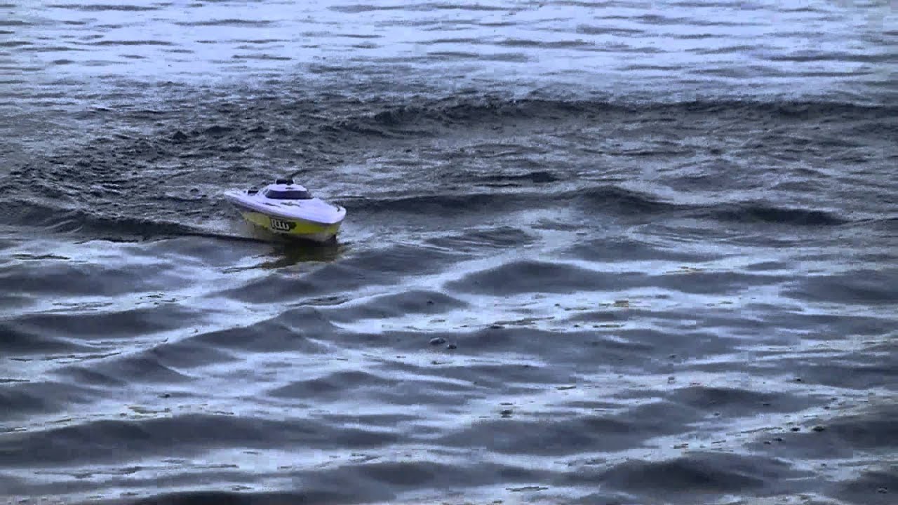 Aquacraft Rio Ep Rc boat in Little Lake Peterborough Ont. Part #2 HD