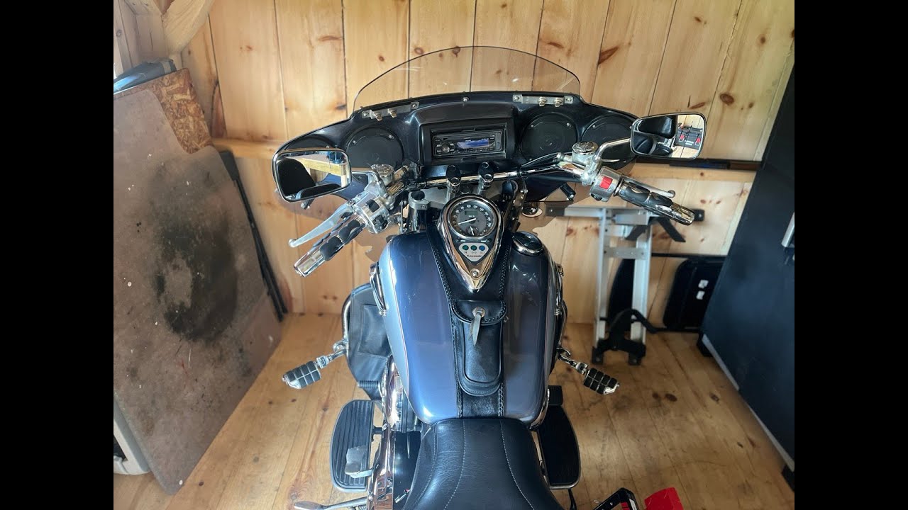 2001 Kawasaki Vulcan Nomad 1500cc: Fuel Tank Removal and Installation.