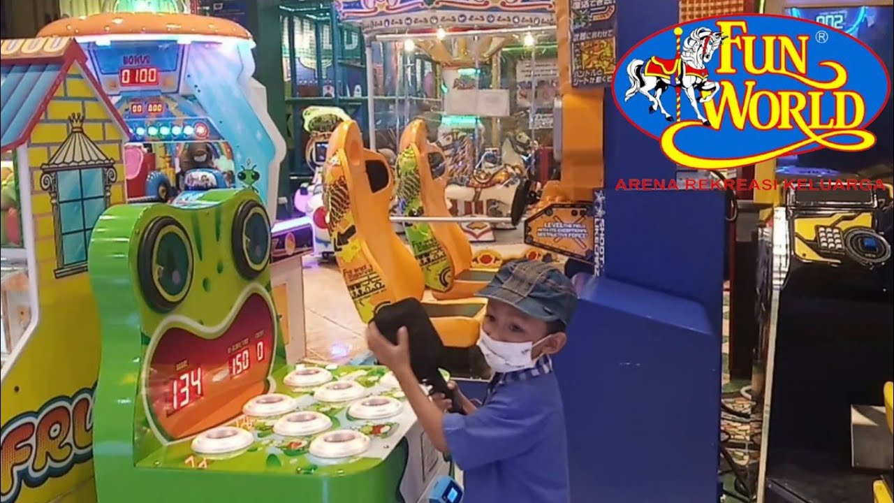 Bermain di FUNWORLD !! ada permainan Tembak zombie ‼️