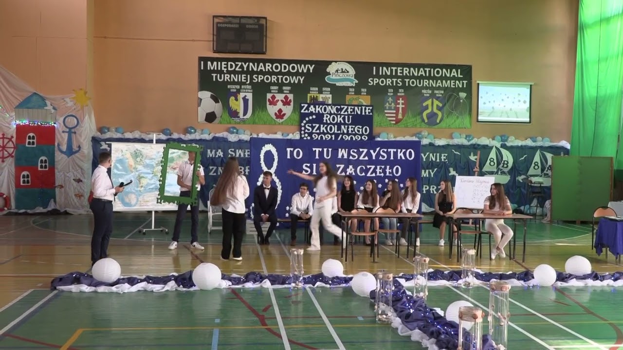 Zakończenie ósmych klas w SP nr 2 część artystyczna