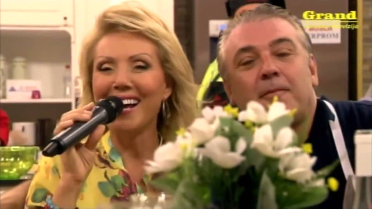 Lepa Brena - Ej kad sam sinoć pošla iz dućana - LIVE - (TV Grand - VIP kuvar 2014)