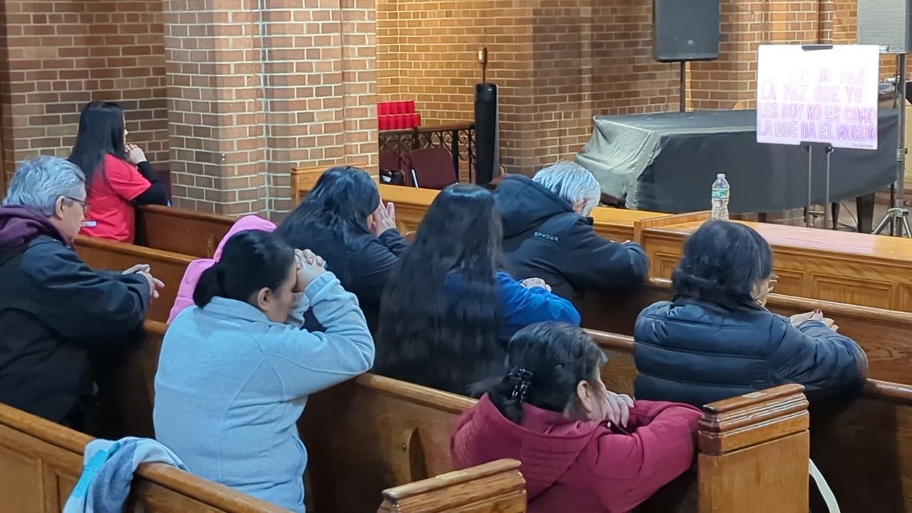  Celebrando con el círculo de oración en su 40 Aniversario Nuestra Señora Del Refugio 
