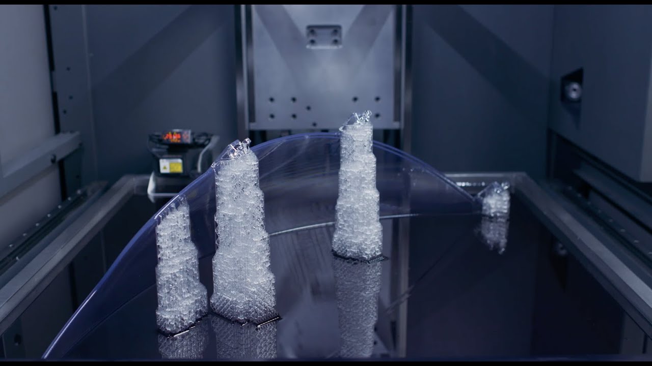 Stratasys Neo800 and One3D provides 3D printed lens prototypes for the automotive industry.