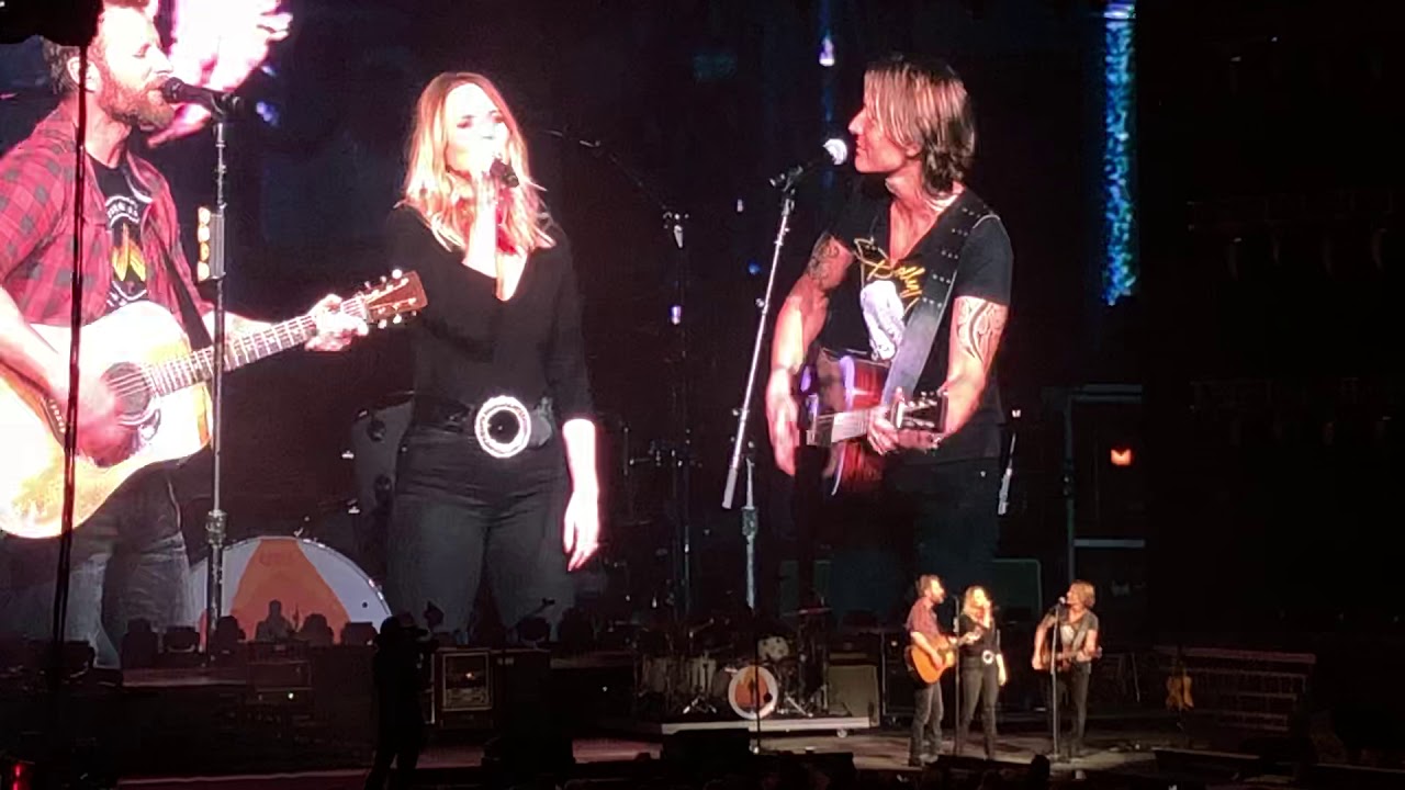 Dierks Bentley, Miranda Lambert and Keith Urban sing country classics