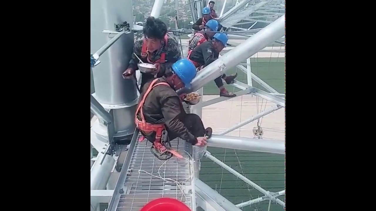 Why China Is Leading Infrastructure Construction: workers keeping their life at high risk