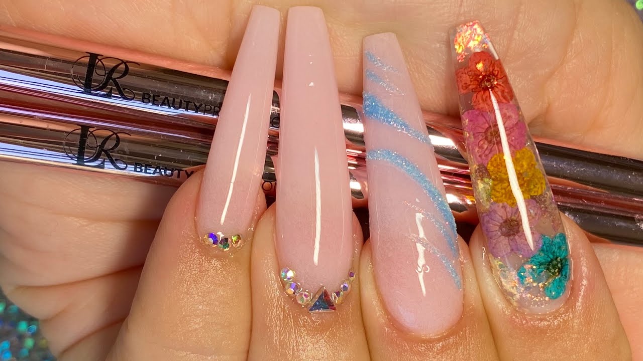 Flowers + Fairy Dust + Crystals/ Uñas Acrílicas/ Tips Long Stiletto.