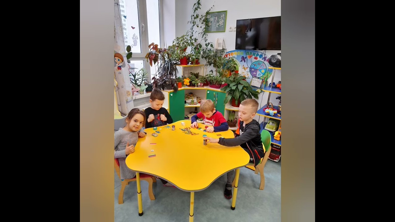 Софійка в дитячому садочку. Цікава математика.