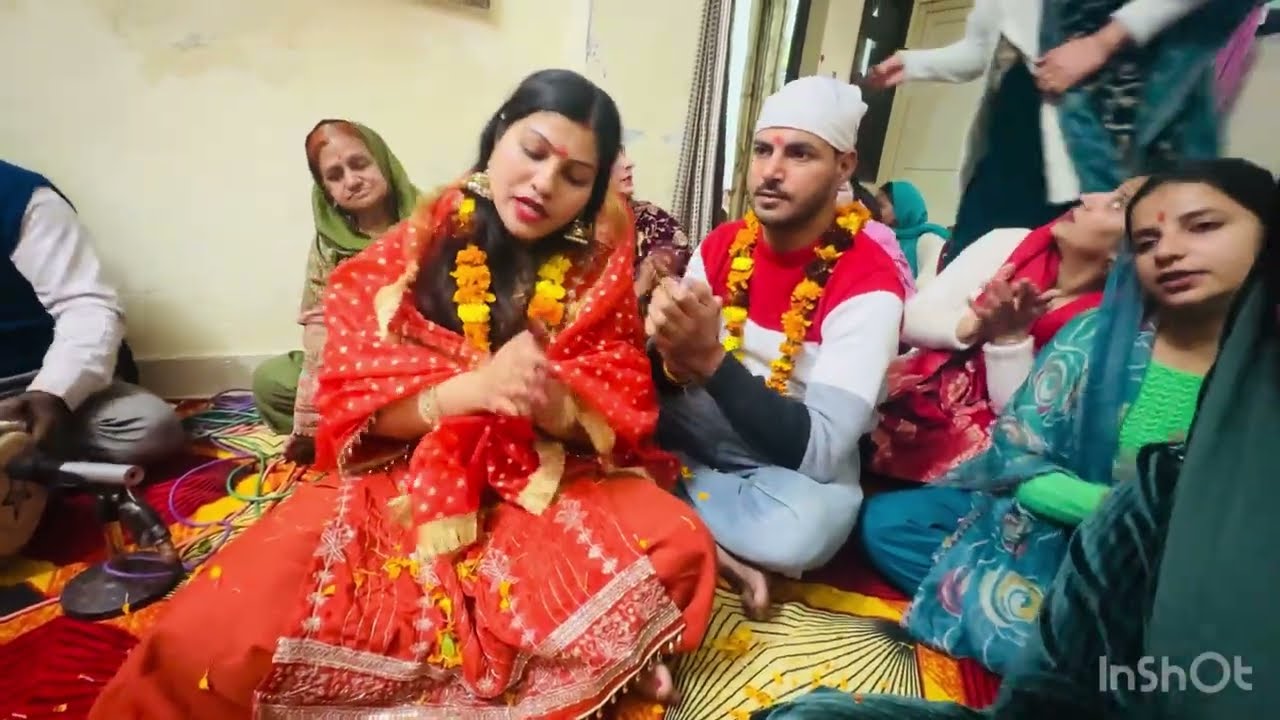 खूब रौनक लगी कीर्तन में 🌹मां ने भेजी बधाई 🌹