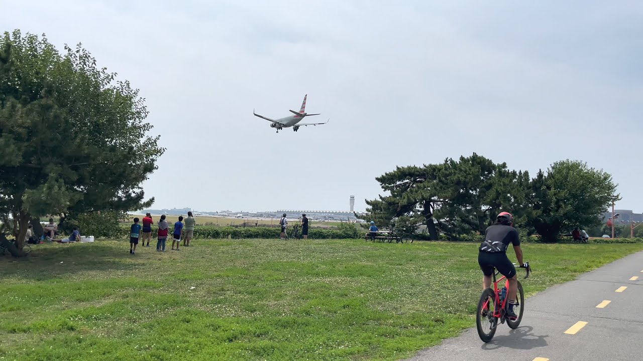 Plane Spotting @ Reagan National Airport, Gravelly Point Park, Washington DC